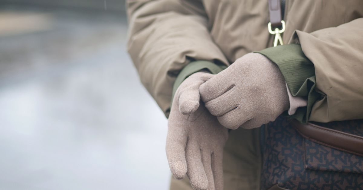 Protege tu salud este invierno con nuestros consejos expertos. Descubre cómo prevenir resfriados, cuidar tu piel y mantener tus defensas altas con el frío.